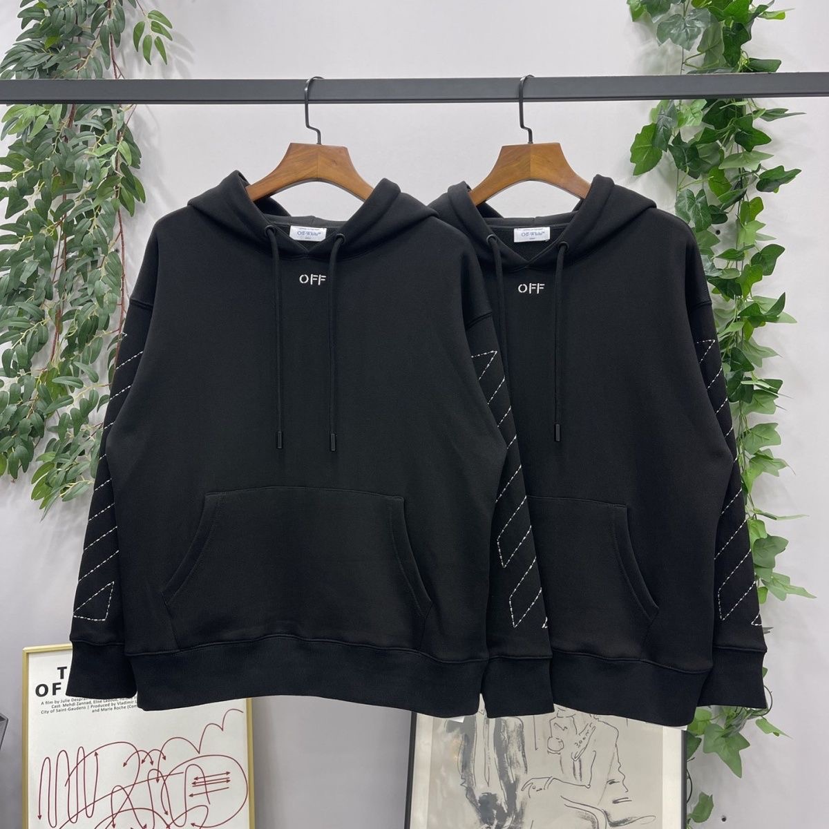 1:1 Version Embroidery Blank Arrow Hoodie Black