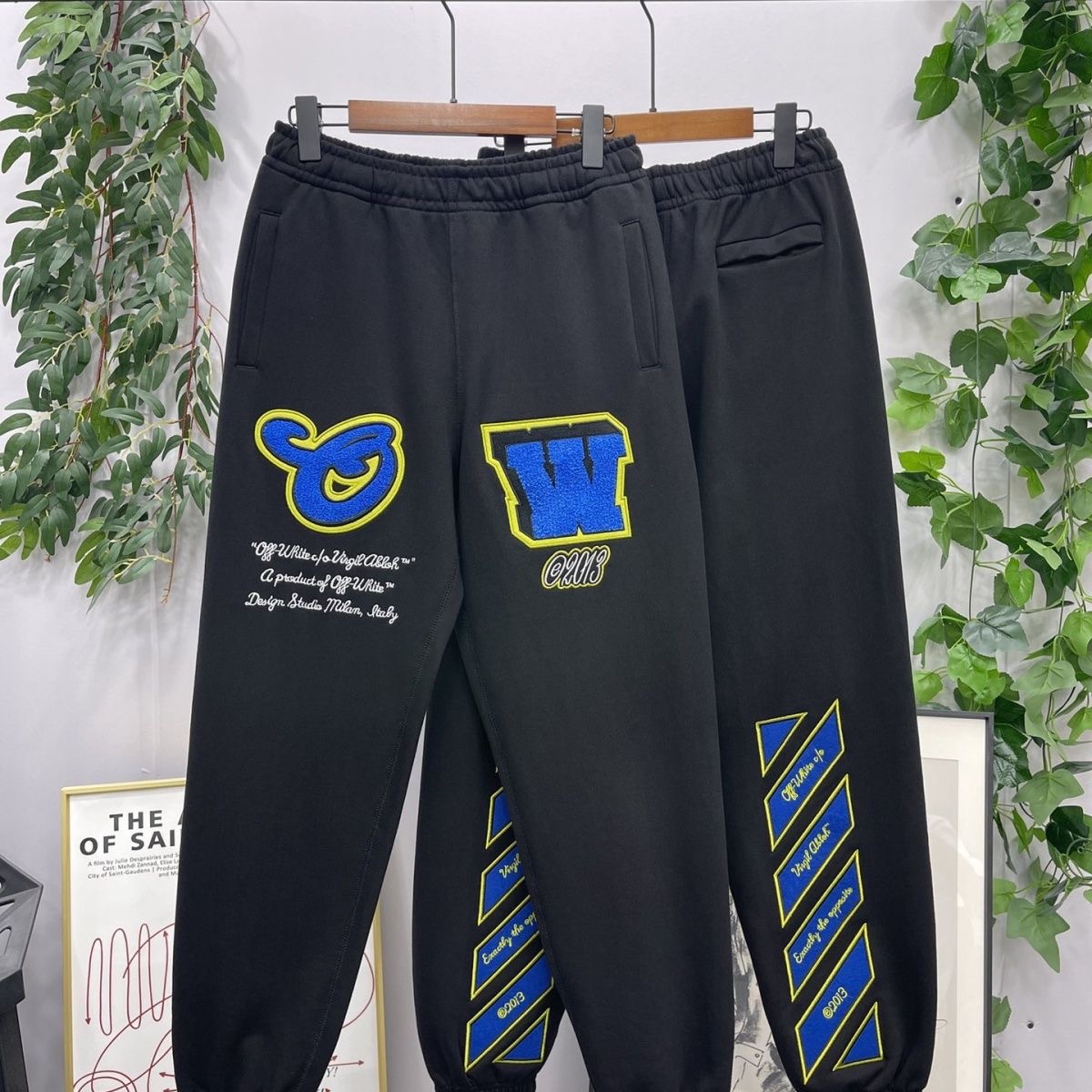 1:1 Version Blue Fleece Letters Pants Black