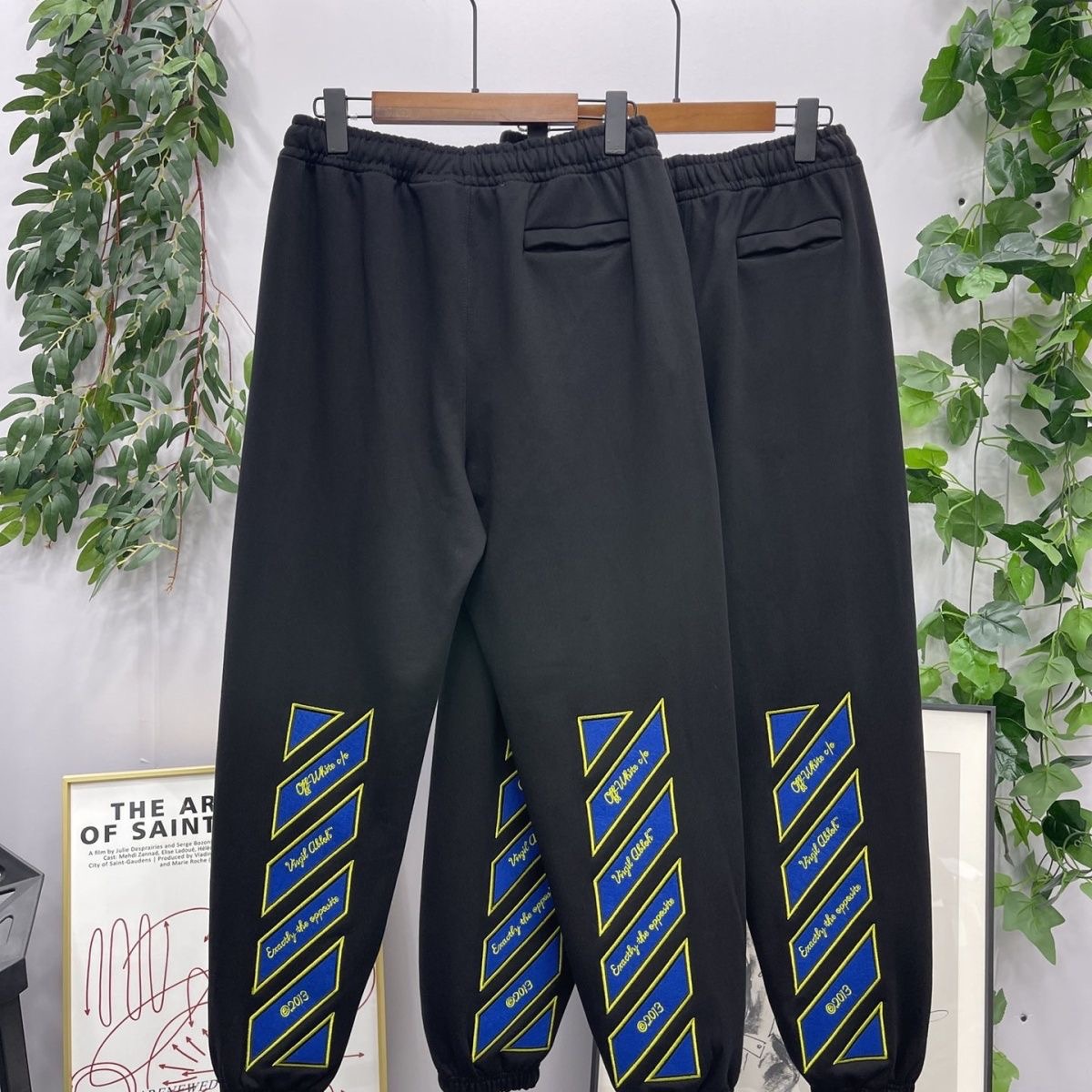 1:1 Version Blue Fleece Letters Pants Black