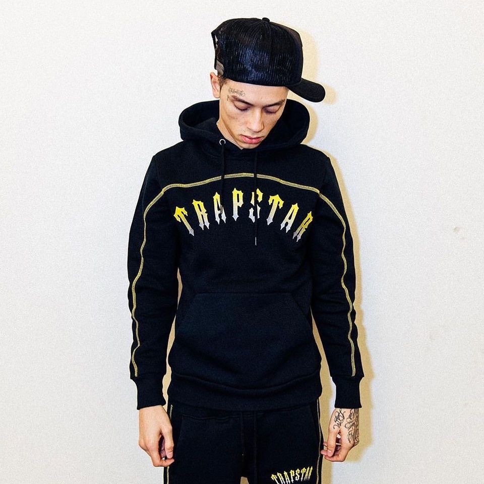 Gold thread gradual embroidery with velvet hoodie