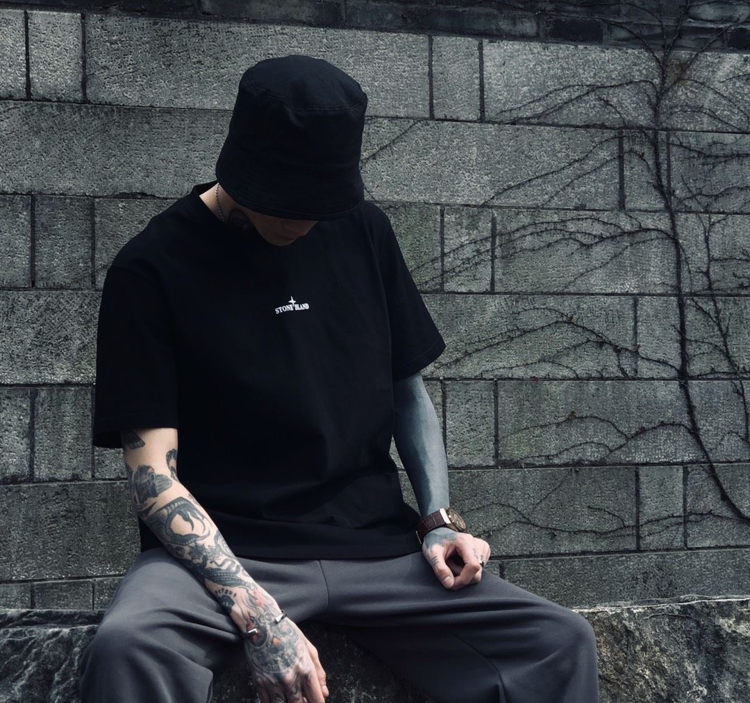 Back reflective half watermark t-shirt