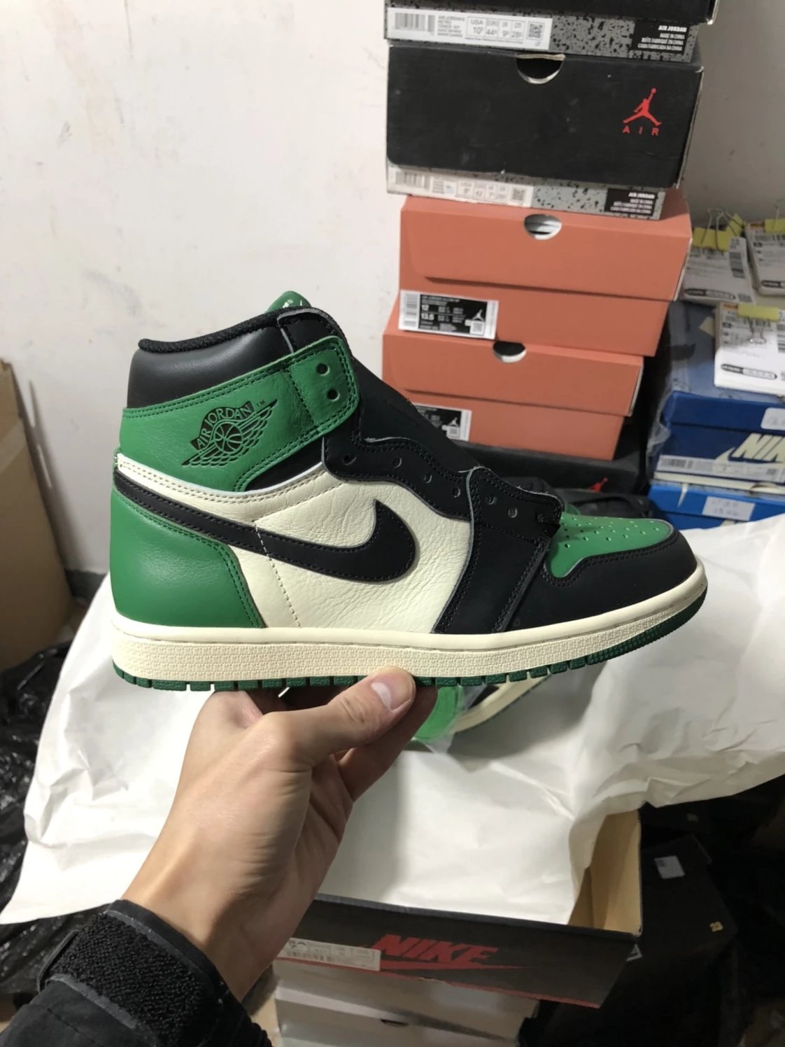 Air Jordan 1 Retro High Pine Green