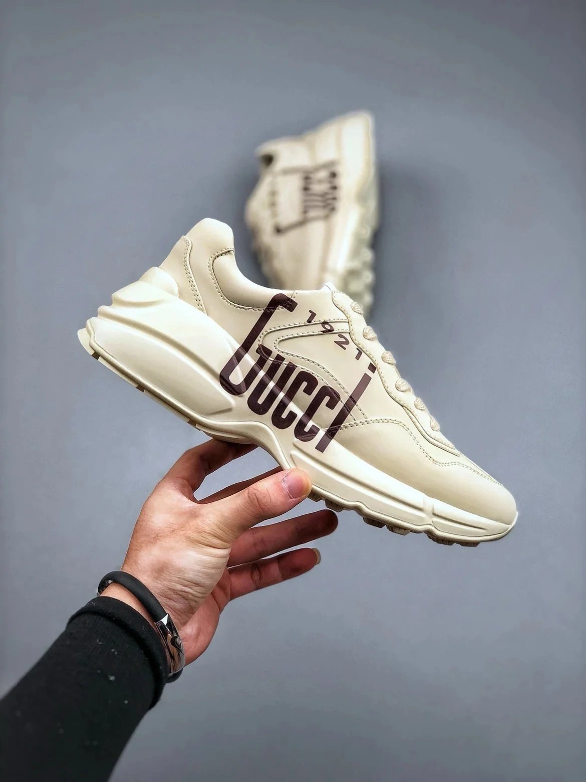 1:1 gucci black logo shoes