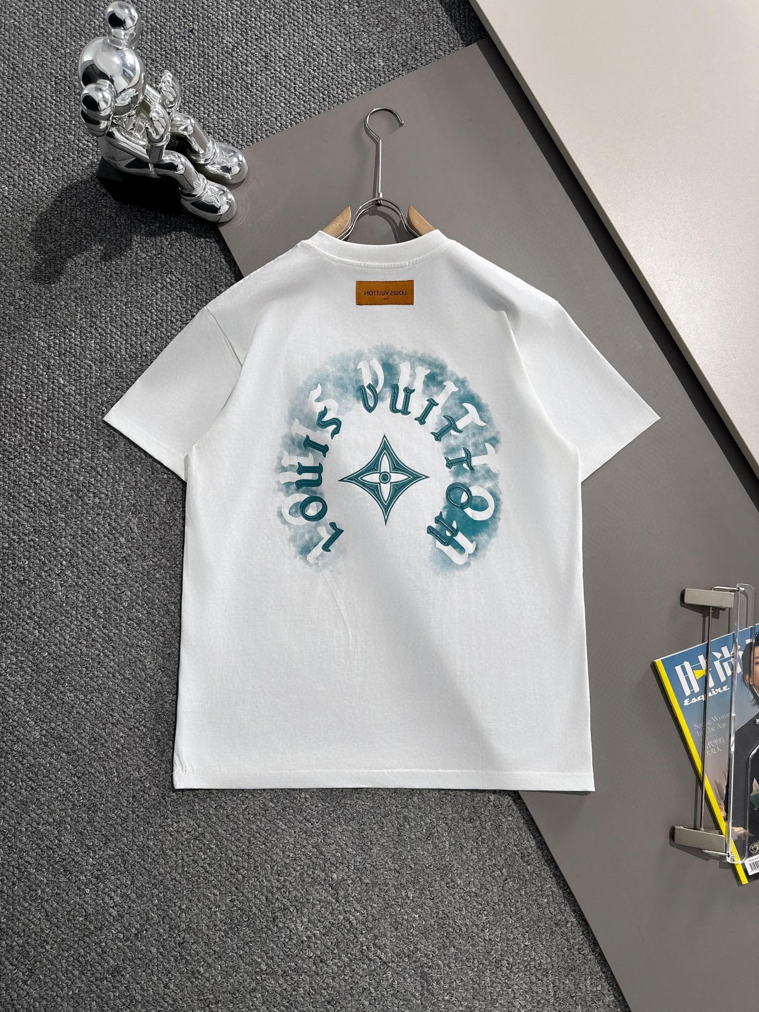 LV 2025 embossed Letters Tee 2 Colors