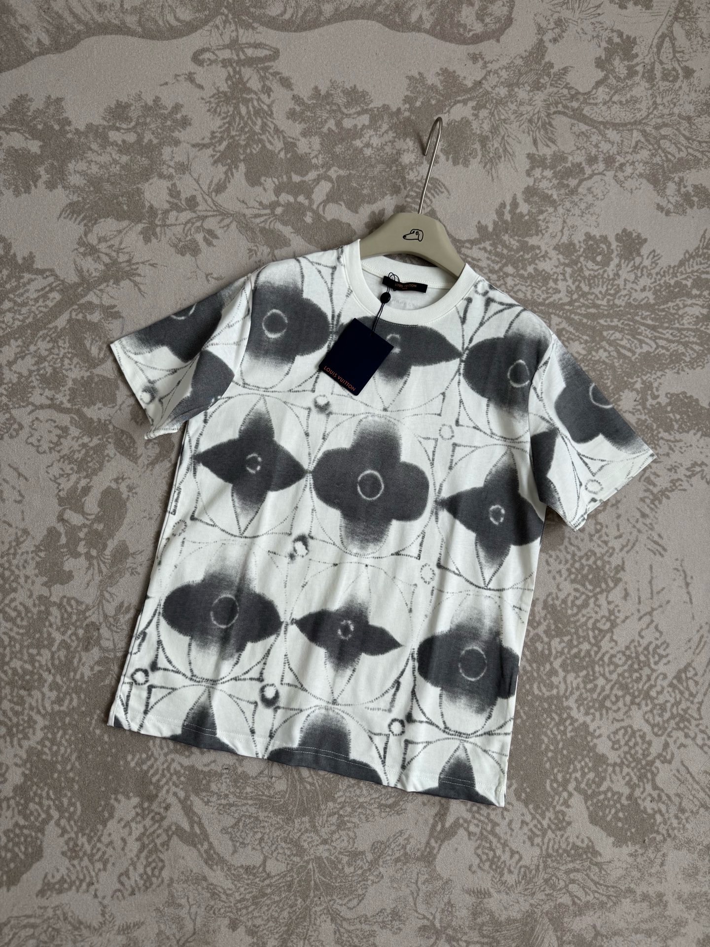 LV grey logo tee